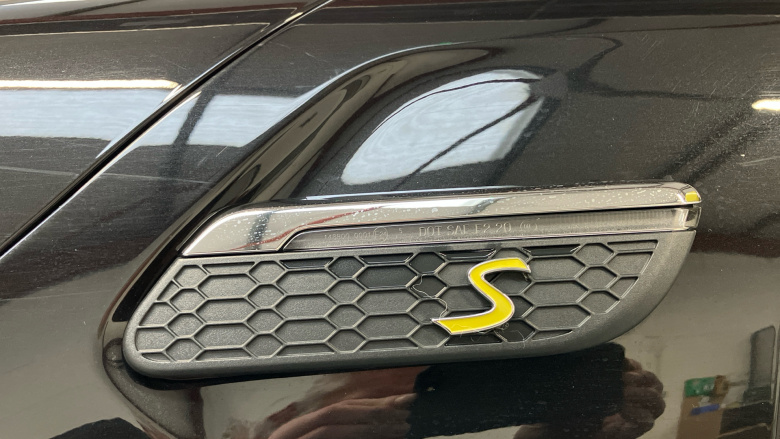 MINI Hatchback 135kW Cooper S Level 3 33kWh 3dr Auto Electric Hatchback